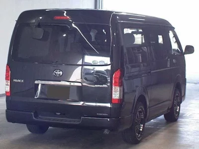 TOYOTA HIACE VAN