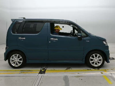 SUZUKI WAGON R CUSTOM Z