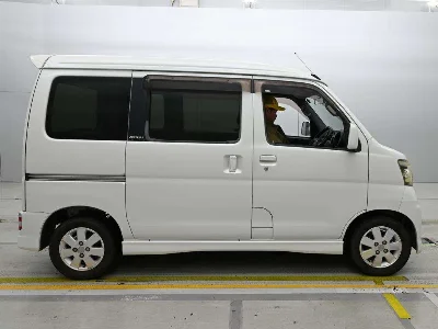 DAIHATSU ATRAI WAGON
