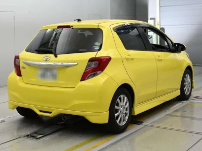 TOYOTA VITZ