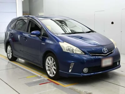 TOYOTA PRIUS ALPHA