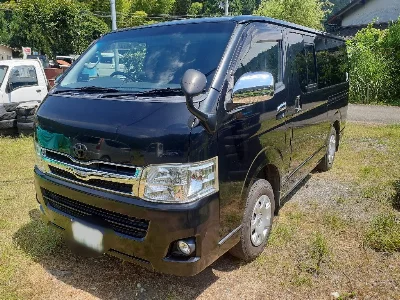 TOYOTA HIACE VAN