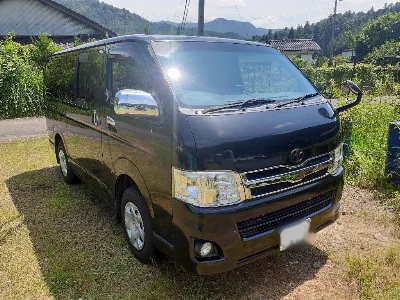 TOYOTA HIACE VAN