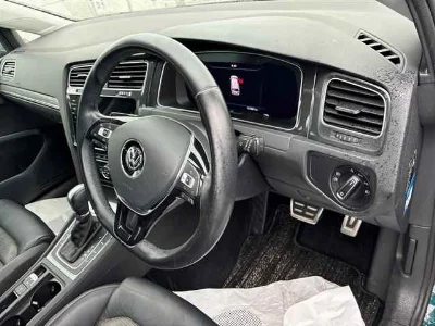 VOLKSWAGEN GOLF ALLTRACK