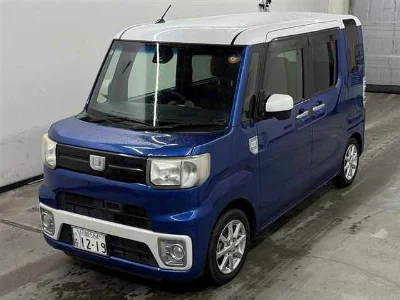 DAIHATSU WAKE