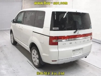 MITSUBISHI DELICA D5