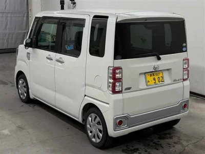 DAIHATSU WAKE