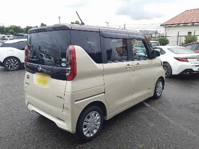 NISSAN ROOX
