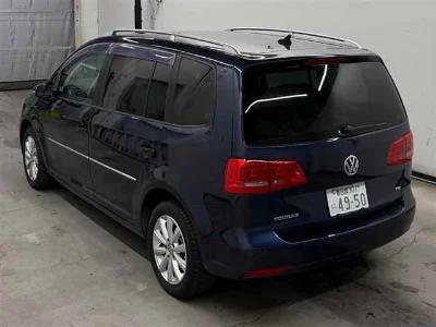VOLKSWAGEN GOLF TOURAN