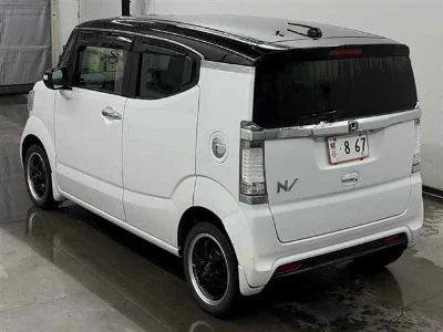 HONDA N BOX SLASH