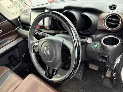 HONDA N BOX SLASH