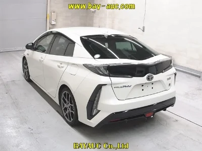 TOYOTA PRIUS PHV
