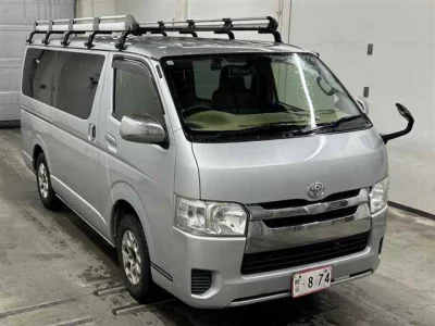 TOYOTA HIACE VAN