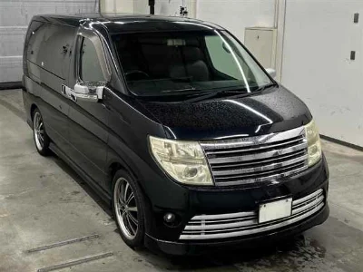 NISSAN ELGRAND