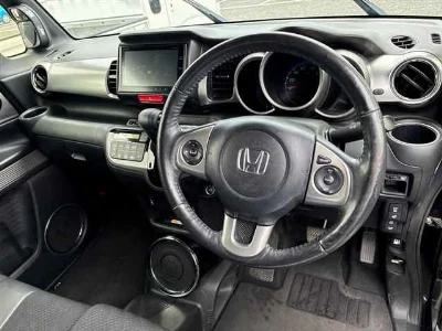 HONDA N BOX SLASH