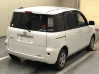 Цена авто Toyota Sienta с аукционов Японии, номер кузова NCP81G, пробег 32 000, оценка 8