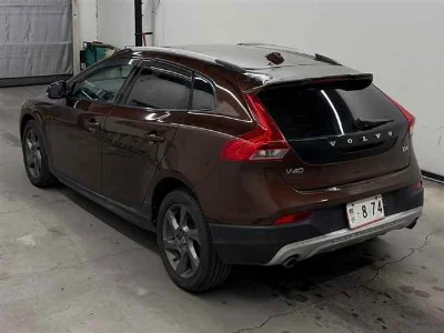 VOLVO V40