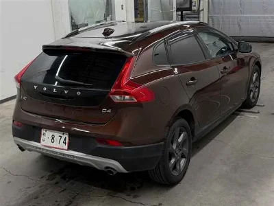 VOLVO V40