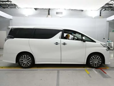 TOYOTA VELLFIRE