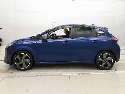 NISSAN AURA