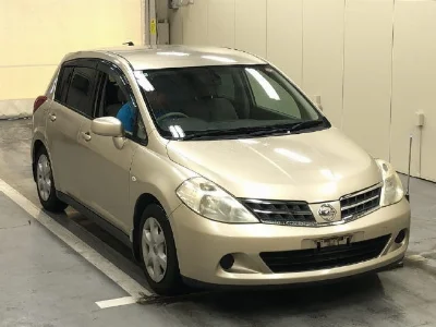 NISSAN TIIDA