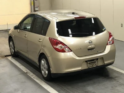 NISSAN TIIDA