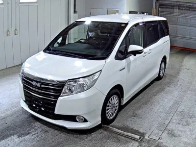 TOYOTA NOAH