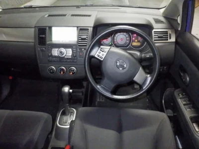 NISSAN TIIDA