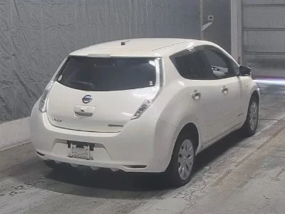 NISSAN LEAF