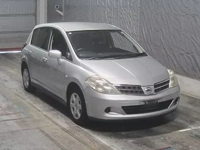 NISSAN TIIDA
