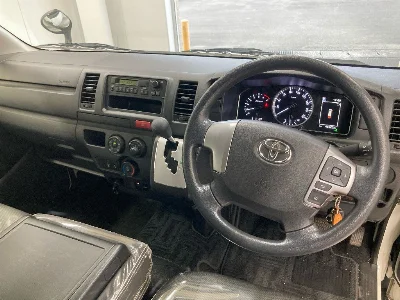 TOYOTA HIACE VAN