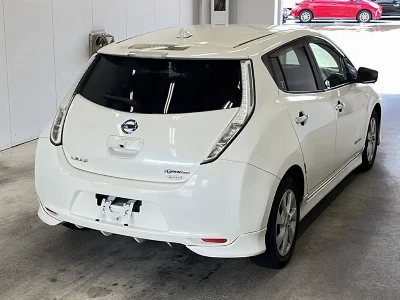 NISSAN LEAF