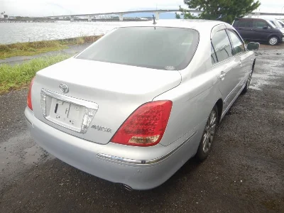 TOYOTA CROWN MAJESTA