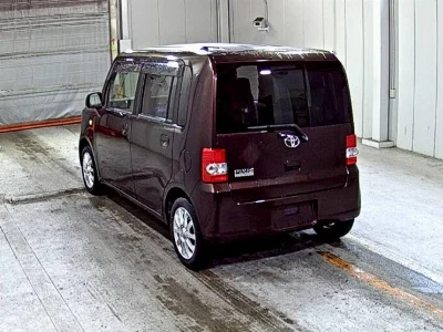 TOYOTA PIXIS SPACE
