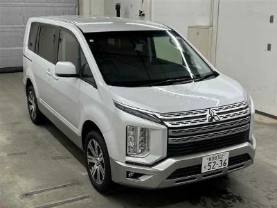 MITSUBISHI DELICA D5