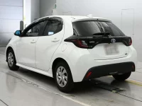 Цена авто Toyota Yaris с аукционов Японии, номер кузова MXPH10, пробег 85 000, оценка 3
