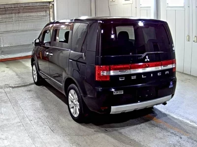 MITSUBISHI DELICA D5