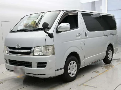 TOYOTA REGIUS VAN