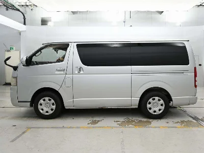 TOYOTA REGIUS VAN