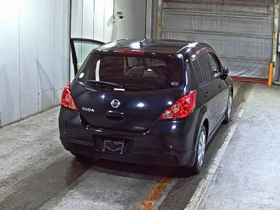 NISSAN TIIDA
