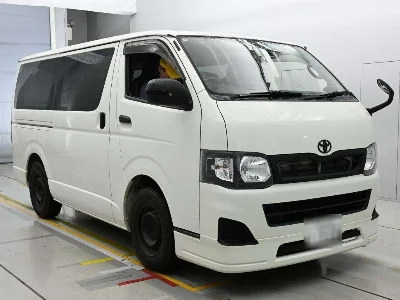 TOYOTA HIACE VAN