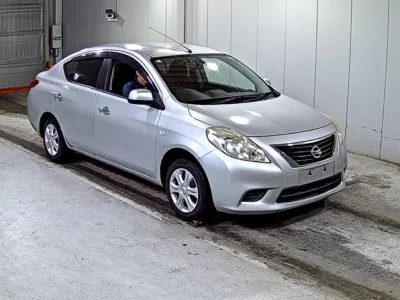 NISSAN TIIDA LATIO