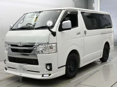 TOYOTA HIACE VAN