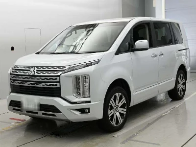 MITSUBISHI DELICA D5