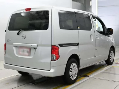NISSAN NV200