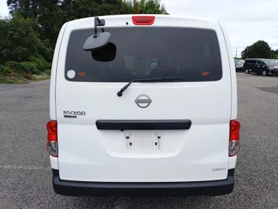 NISSAN NV200