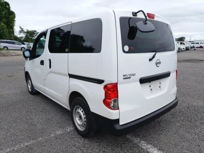 NISSAN NV200