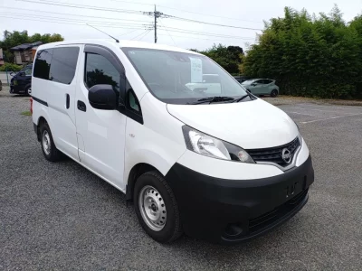 NISSAN NV200