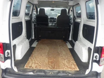 NISSAN NV200