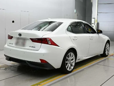 LEXUS IS
